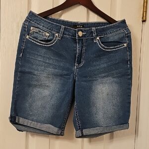A.n.a Women's Classic Blue Jean Shorts